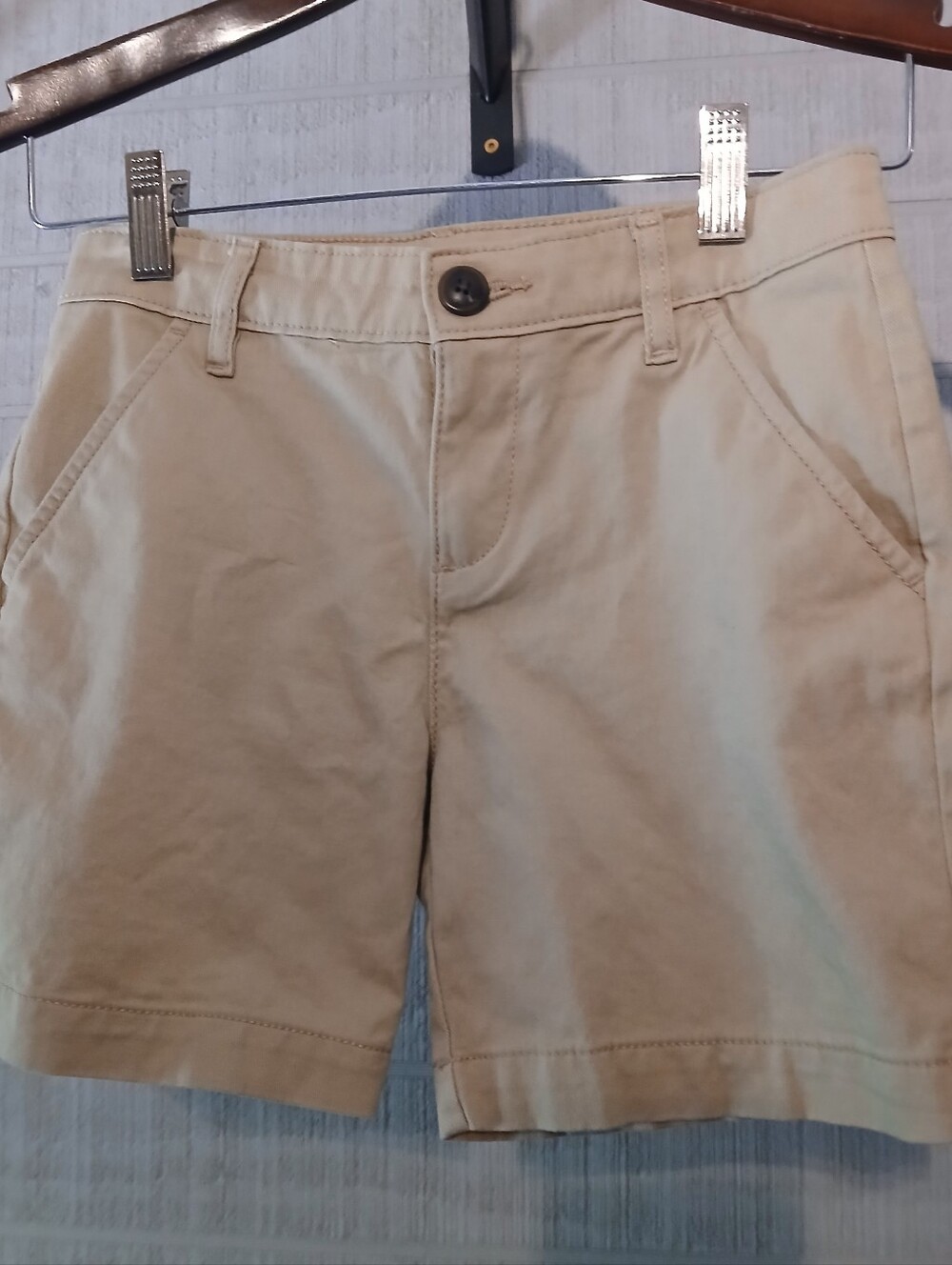 Old Navy Kids 10 Relaxed Khaki Bermuda Shorts.           FF#456